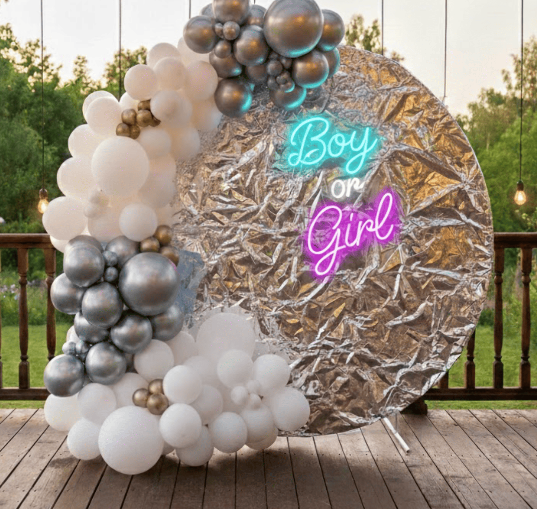 Фотозона из фольги с гирляндой из шаров и неоновой надписью Boy or Girl (с доставкой и установкой по Минску)